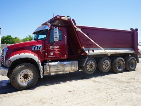 2018 Mack Granite GU713 Quad/A Dump Truck — photo 1