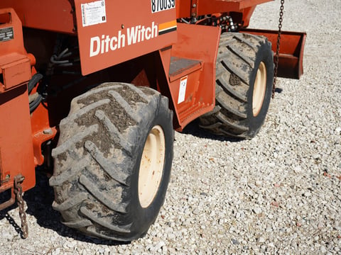 2000 Ditch Witch 5110DD 4X4 Cable Plow — photo 23