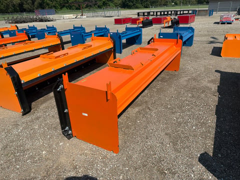 Kit Containers 10' Skid Steer Pusher with Replaceable Shoes and Blade — photo 4