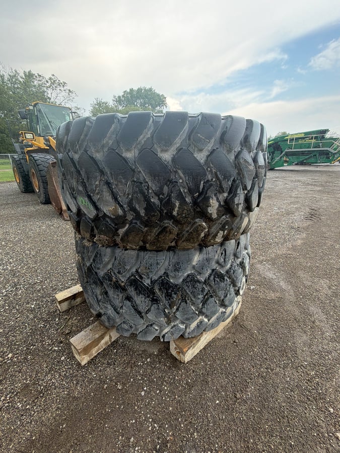 Qty of 2 — 775/65R29 Tubeless Tires on Rims, Fits Volvo Wheel Loader