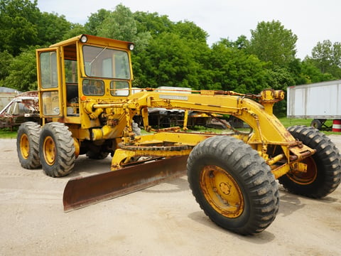 Allis Chalmers M100 Motor Grader — photo 3