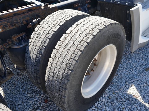 2011 Freightliner Cascadia T/A Sleeper Truck — photo 40