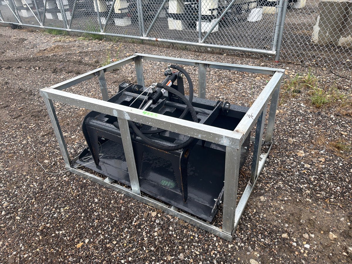 LandHonor MGB-72-44W 44in Mini Skid Steer Grapple Bucket