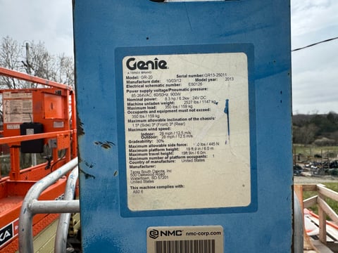 2013 Genie GR-20 Vertical Mast Lift — photo 13