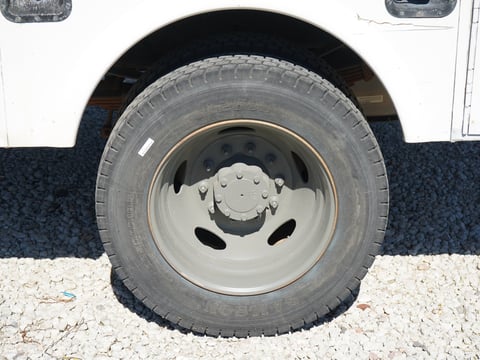 2012 Ford F-450 Service Body Truck — photo 21