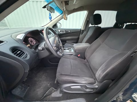 2013 Nissan Pathfinder 4WD SUV — photo 16
