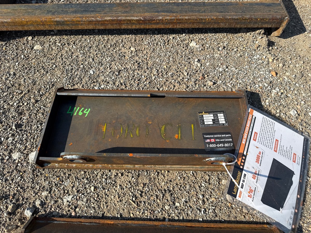 2025 LandHonor MAP-16-24W Mini Skid Steer Mount Plate (Unused)