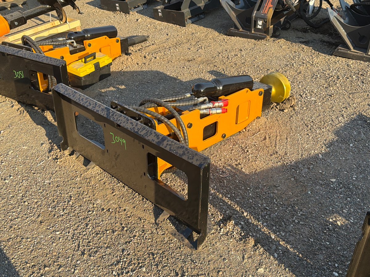 2026 GIYI GY-D680 Skid Steer Post Driver (Unused)