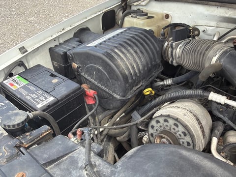 1999 Chevrolet C2500 Suburban — photo 18