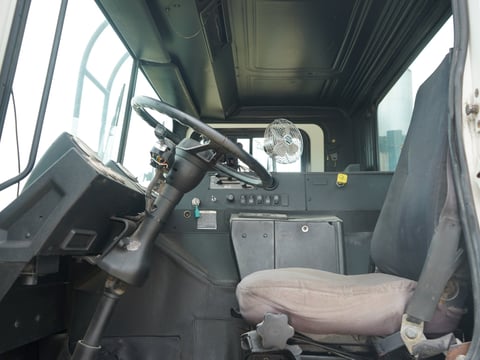 2005 Mack MR688S T/A Hooklift Truck w/ Galbreath U5-Or-174 Roll-Off Hoist — photo 13