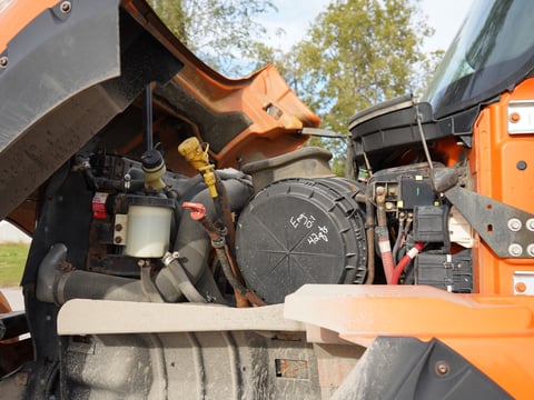 2017 International 7600 Sfa 6X4 Hooklift Plow & Spreader Truck — photo 29