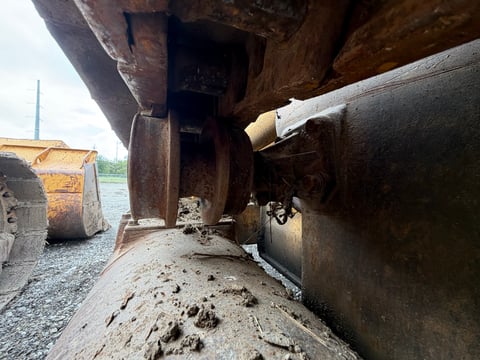 Inoperable Caterpillar 963 Crawler Loader — photo 15