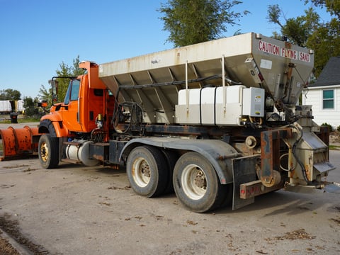 2017 International 7600 Sfa 6X4 Hooklift Plow & Spreader Truck — photo 6