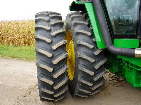 1992 John Deere 4960 Tractor  — photo 19