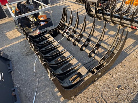 2026 Giyi Gy-CLG72 Skid Steer Grapple (Unused) — photo 4