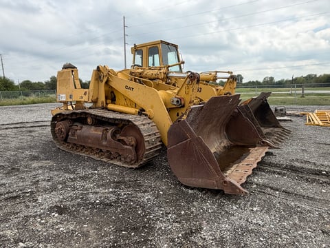 Inoperable Caterpillar 963 Crawler Loader — photo 3