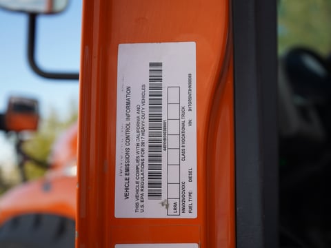 2017 International 7600 Sfa 6X4 Hooklift Plow & Spreader Truck — photo 9