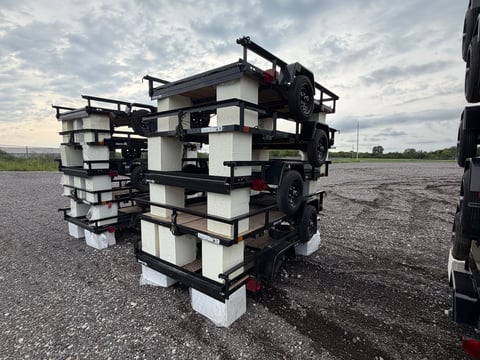 Qty of (5) 2027 Carry-On Trailers Z5X8GW2K — photo 3