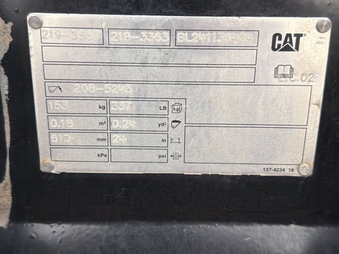 Unused Caterpillar 24in BHL Backhoe Bucket — photo 5
