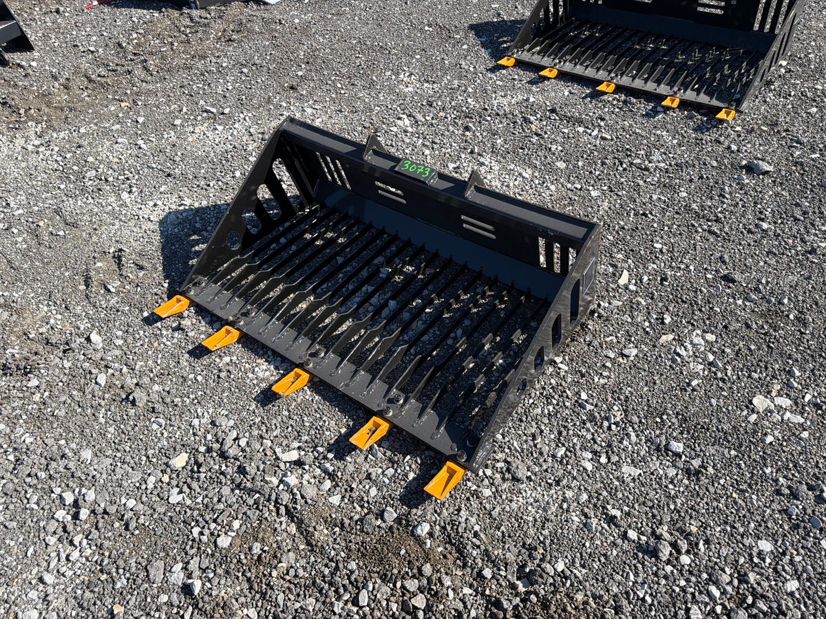 2026 GIYI GY-RB44 44in Mini Skid Steer Rock Bucket (Unused)