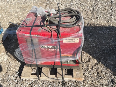 Lincoln Electric Idealarc CV-305 Mig Welder Power Source — photo 1