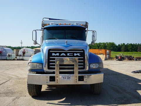 2014 Mack Granite GU713 Quad/A Dump Truck — photo 2