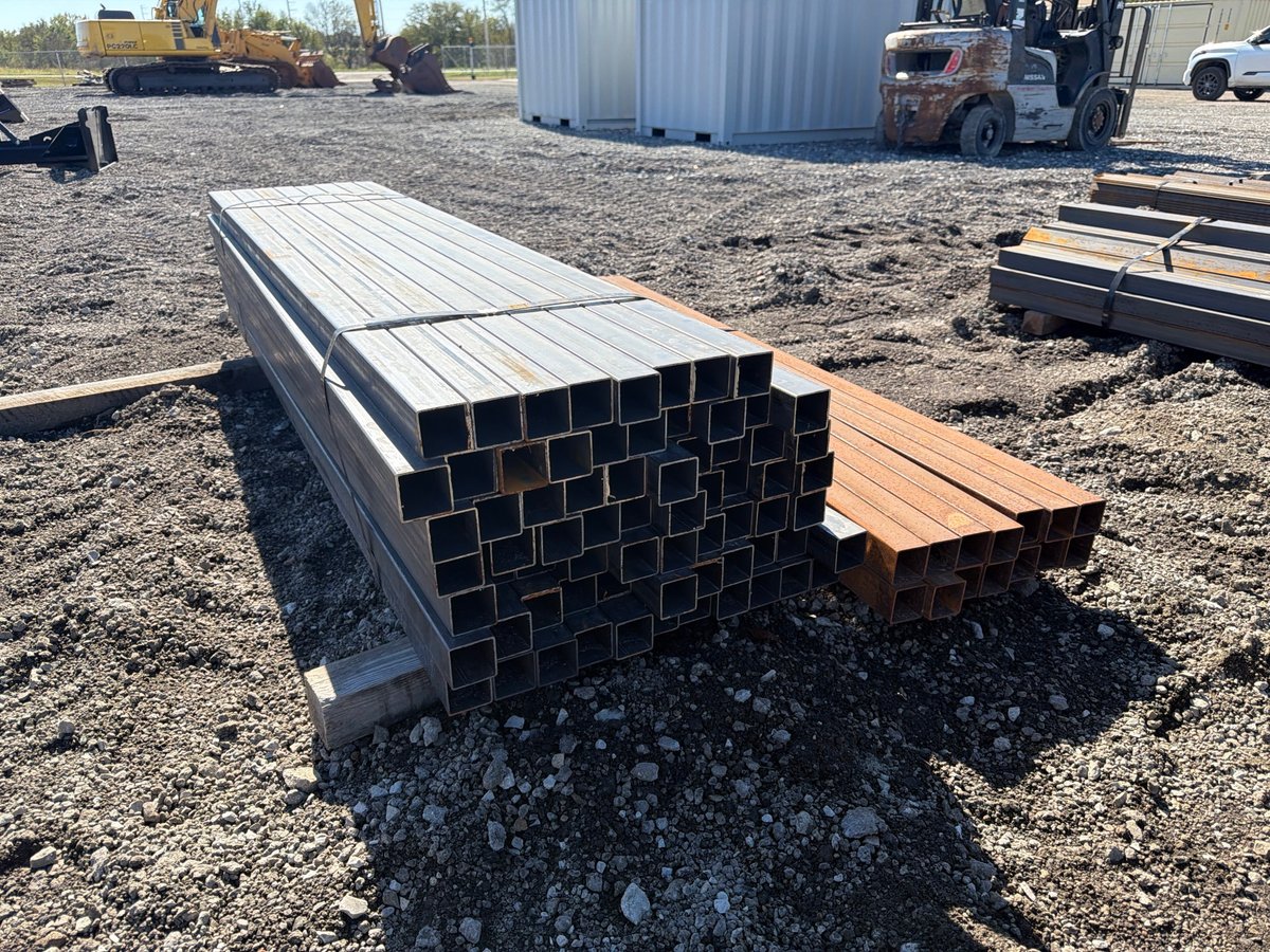 2 Bundles of Steel Square Tubing, Assorted Sizes, Incl. 2in x 2in 14 Ga