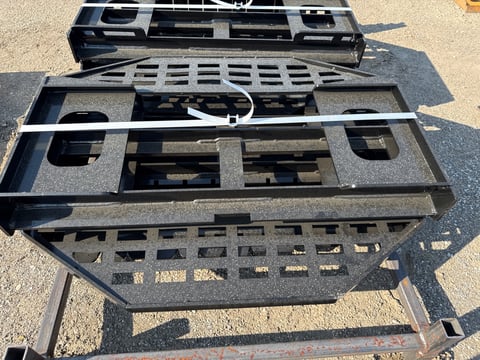 2026 Giyi DHC 60in Skid Steer Pallet Forks (Unused) — photo 1