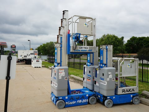 Inoperable 2020 Genie GR-20 Vertical Mast Lift — photo 3