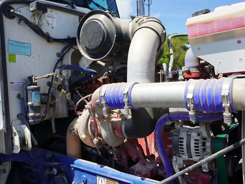 2015 Peterbilt 365 T/A Daycab Truck Tractor — photo 28