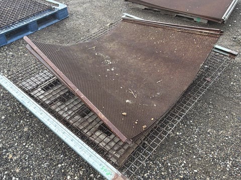 McCloskey R105 Screens and Rails — photo 2