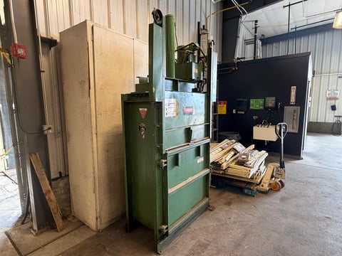 Economy Baler Co. 3621 Vertical Baler, 2 HP — photo 3