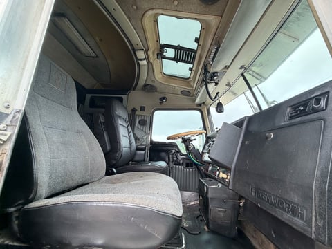 2001 Kenworth T800 T/A Sleeper Truck  — photo 14