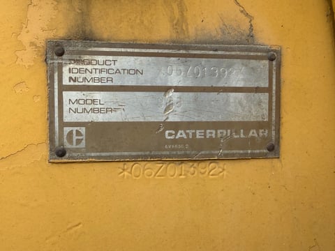 Inoperable Caterpillar 963 Crawler Loader — photo 12