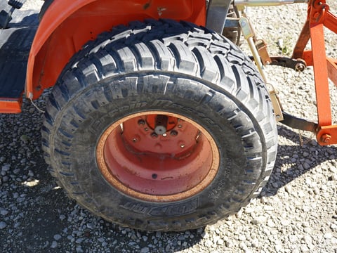 Kubota B7510 Utility Tractor — photo 10