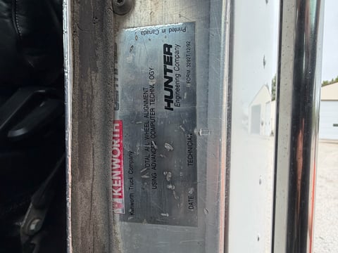 2001 Kenworth T800 T/A Sleeper Truck  — photo 19