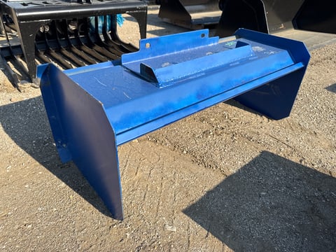 Kit Containers Mini Skid Steer Snow Pusher — photo 1