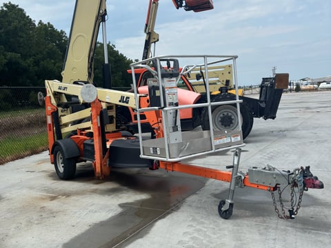2019 JLG T350 Boom Lift 35' Towable Articulated — photo 2