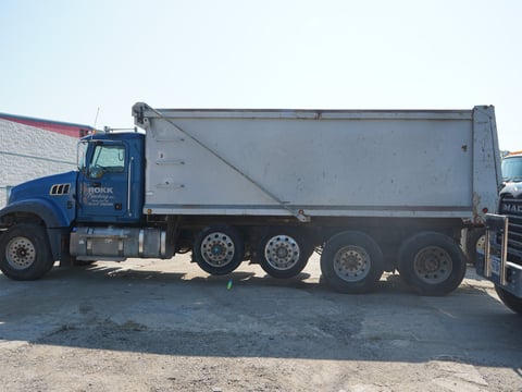 2014 Mack Granite GU713 Quad/A Dump Truck — photo 6