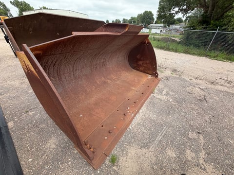114" Pin OnWheel Loader Bucket  — photo 2