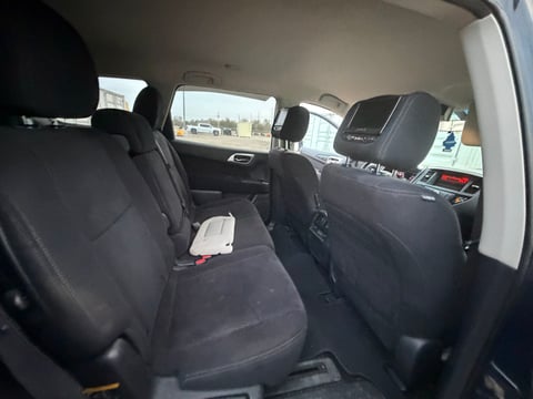 2013 Nissan Pathfinder 4WD SUV — photo 19