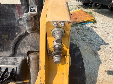  Inoperable Needs New Engine - 2021 Caterpillar 226D3 Skid Steer  — photo 7