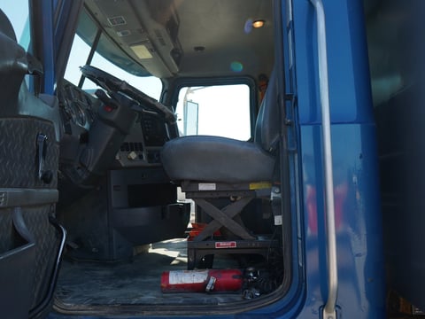 2014 Mack Granite GU713 Quad/A Dump Truck — photo 7