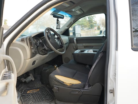 2011 Chevrolet 3500HD — photo 8