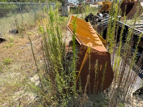 94" Caterpillar Pin on Bucket  — photo 3