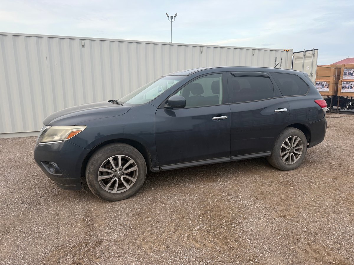 2013 Nissan Pathfinder 4WD SUV