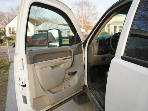 2011 Chevrolet 3500HD — photo 11