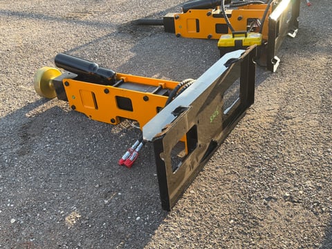 2026 Giyi Gy-D680 Skid Steer Post Driver (Unused) — photo 2