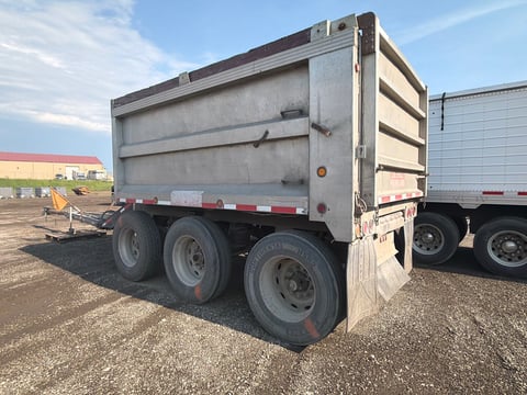 1998 Cornhusker TRI/A Pup Trailer — photo 6