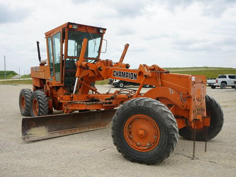 Champion 710A Motor Grader — photo 3